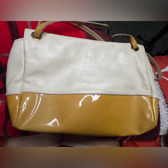 Pre-owned SALVATORE FERRAGAMO BAG LEATHER ENAMEL WHITE YELLOW MUSTARD COLOR - Picture 4 of 14